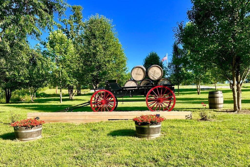 #4 Kentucky Bourbon Trail Bourbon Barrel Cottages Lawrenceburg Экстерьер фото
