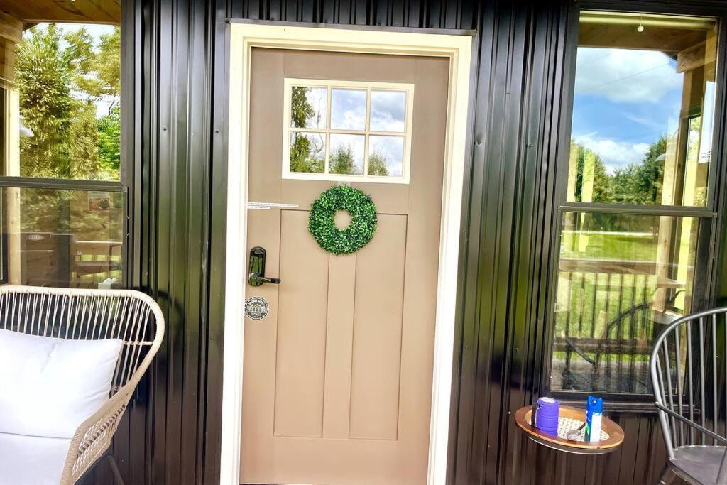 #4 Kentucky Bourbon Trail Bourbon Barrel Cottages Lawrenceburg Экстерьер фото
